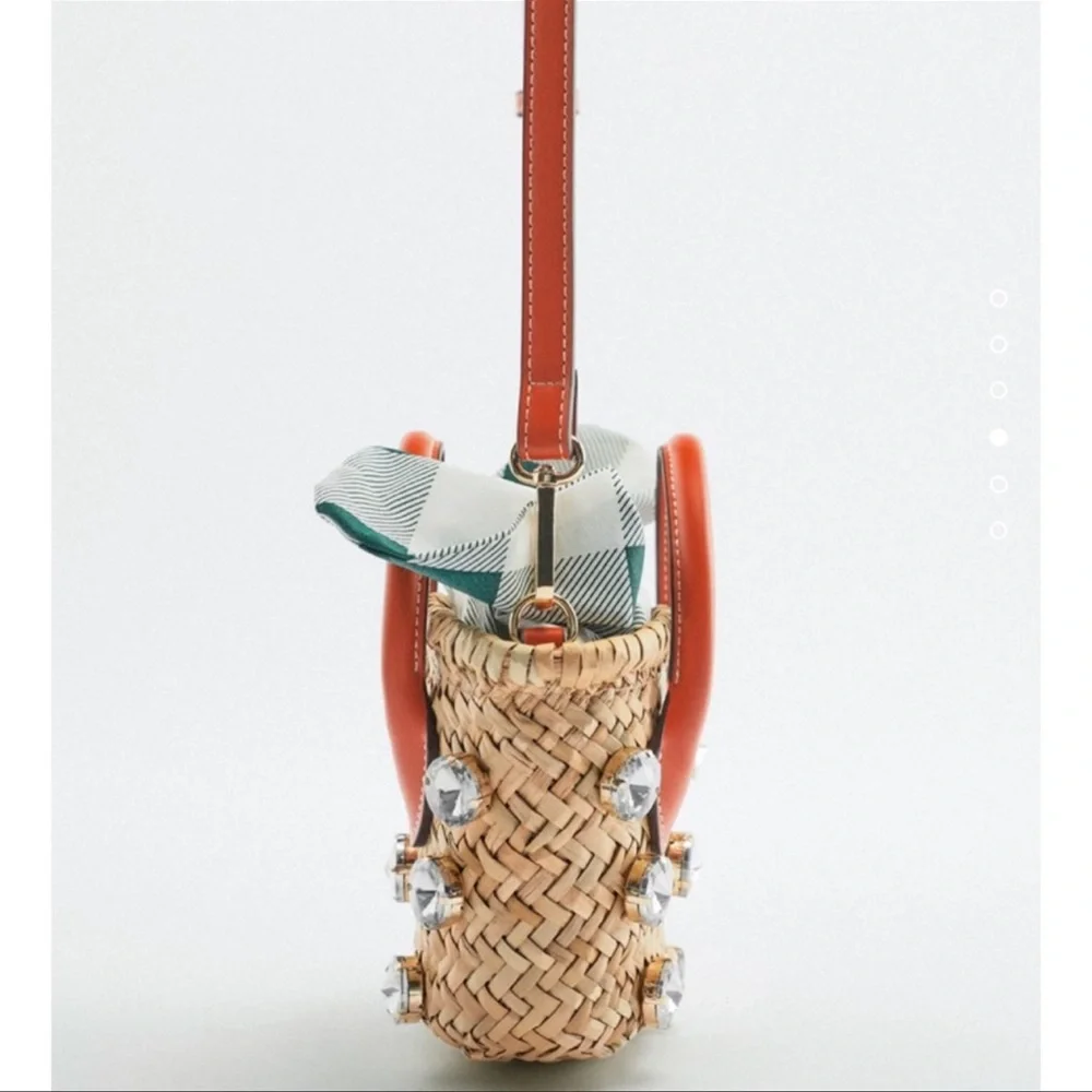 “Last one “ZARA MINI BASKET BAG - Picture 5 of 5